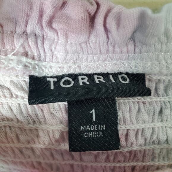 Torrid Women's Multicolor Babydoll Smocked Off Shoulder Bell Sleeve Top Size 1 - Picture 3 of 6